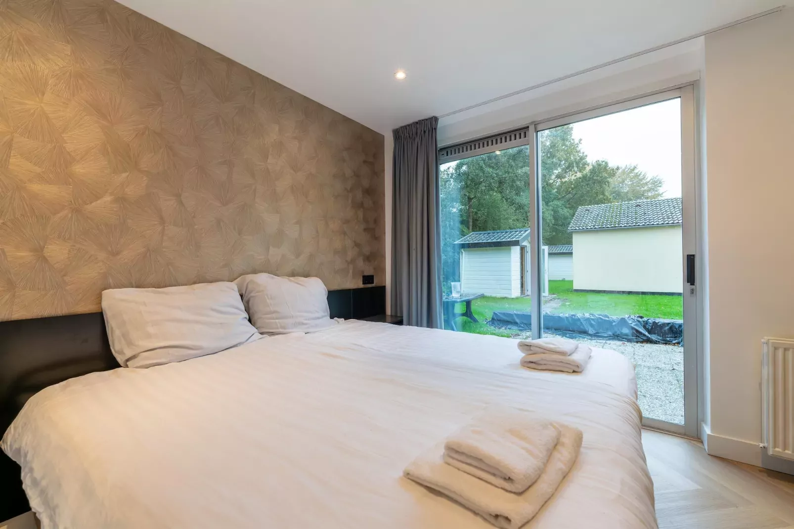 Gelijkvloerse vakantiewoning 6p huisje 57-Bedroom