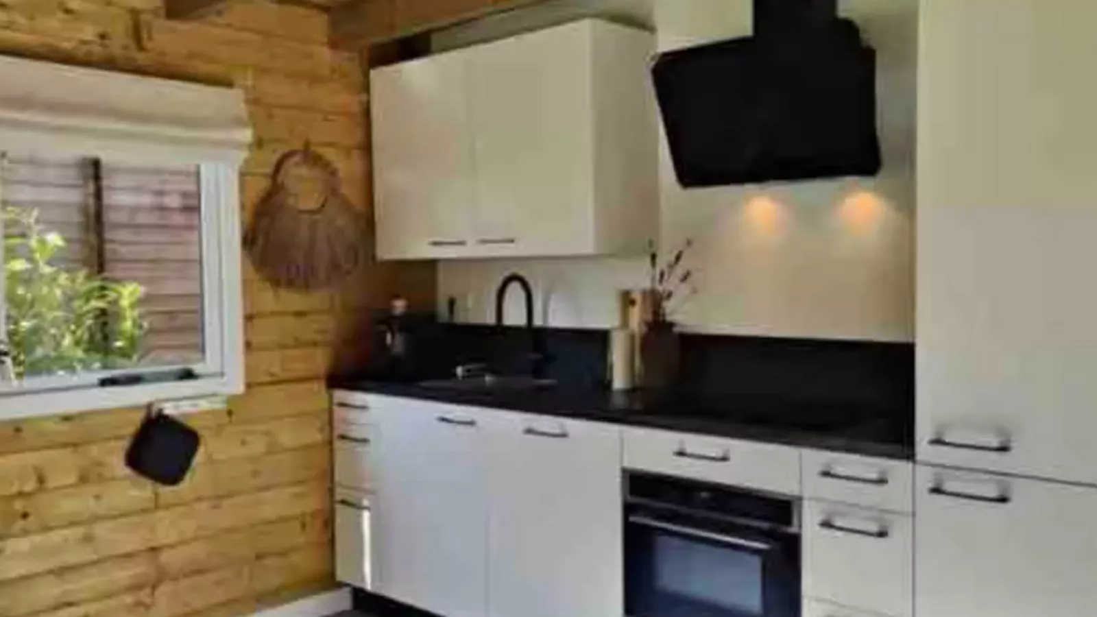 Oak Valley 15-Kitchen