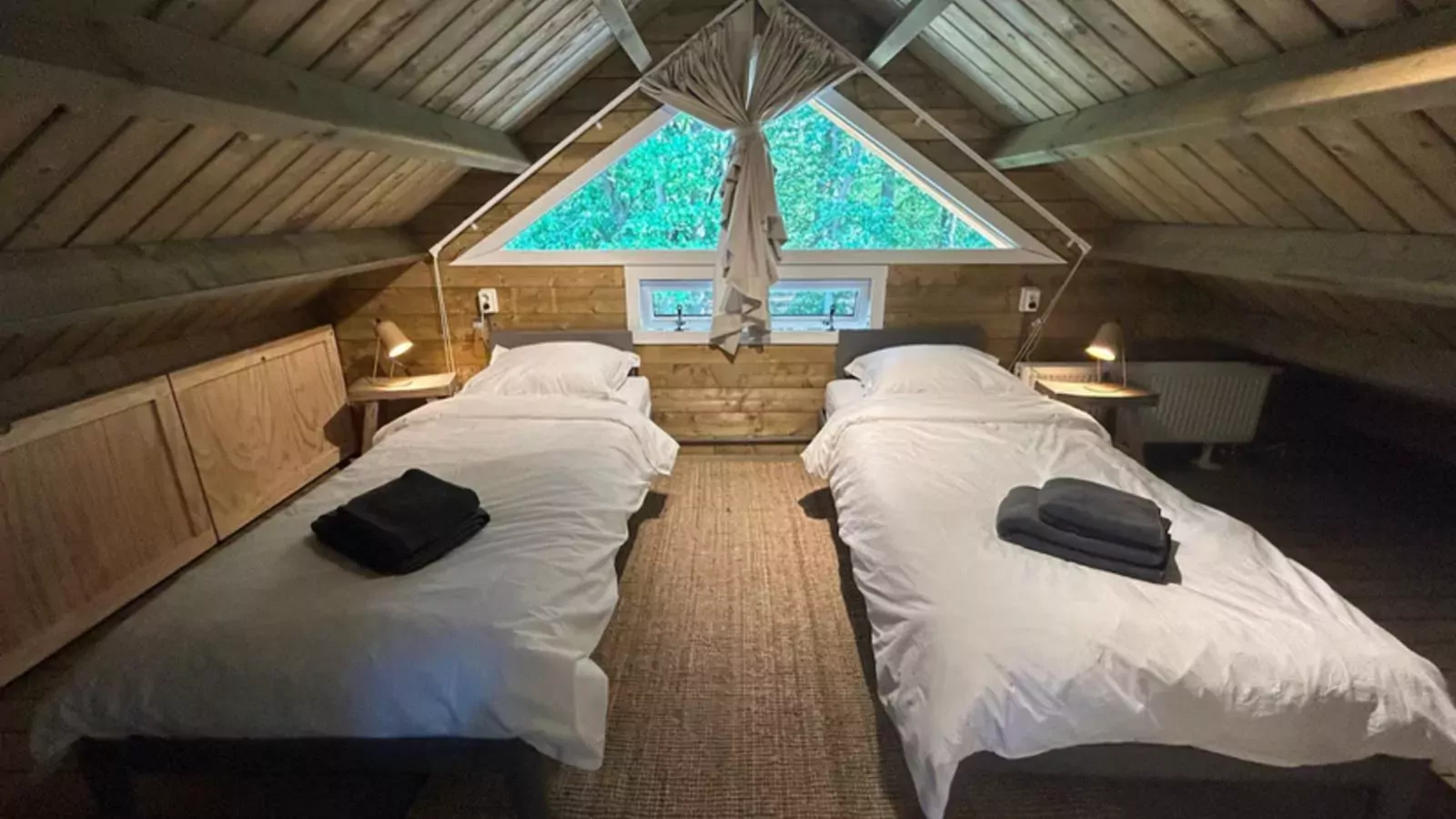 Oak Valley 15-Bedroom