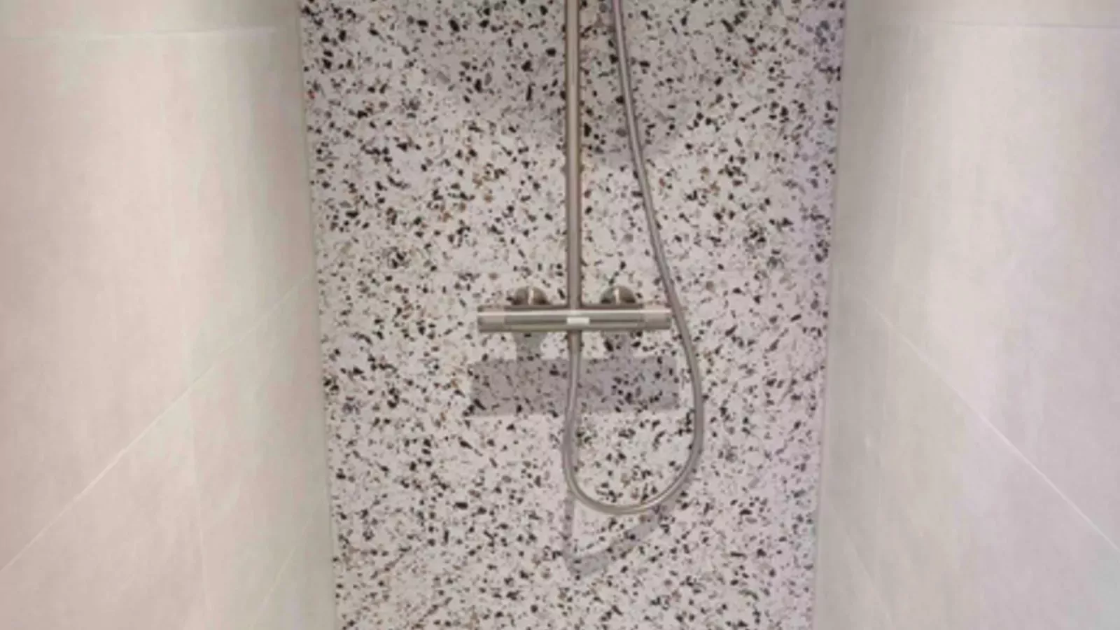 Oak Valley 15-Bathroom