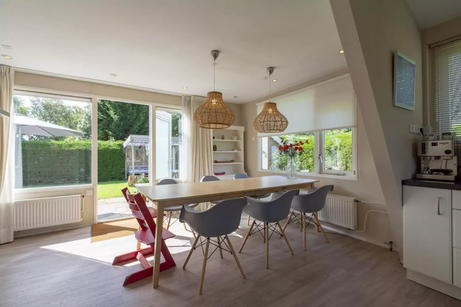 Duinland 46-Dining room