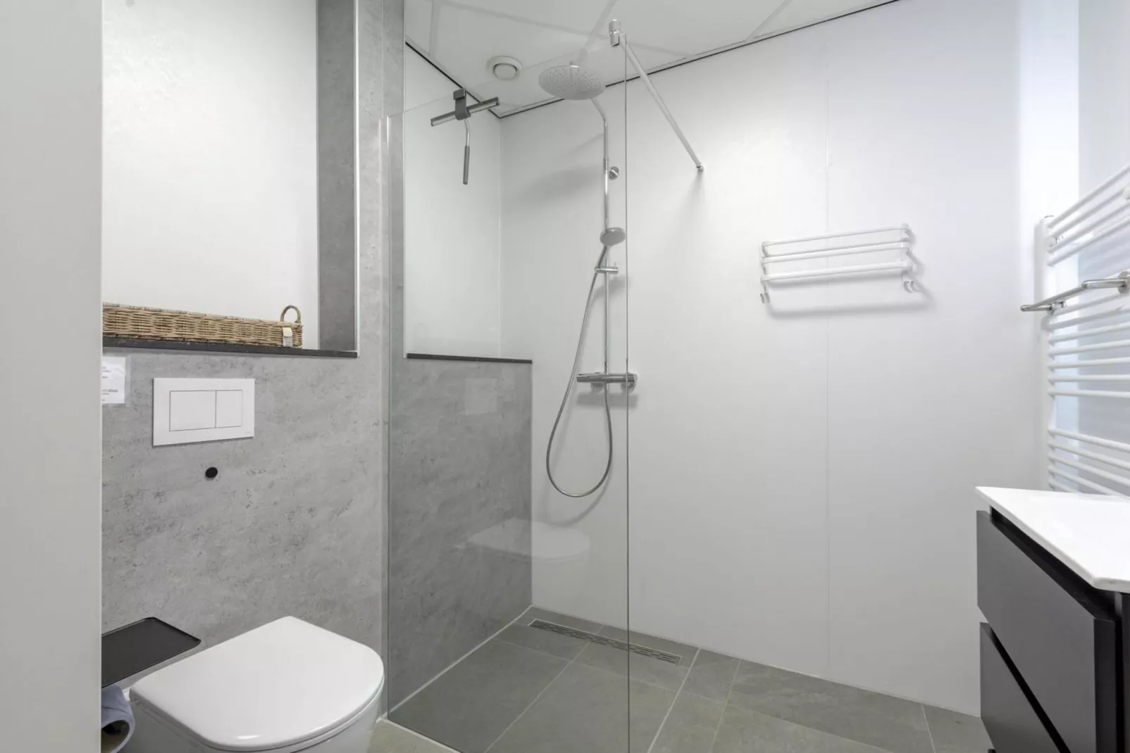 Strandslag 103-Bathroom