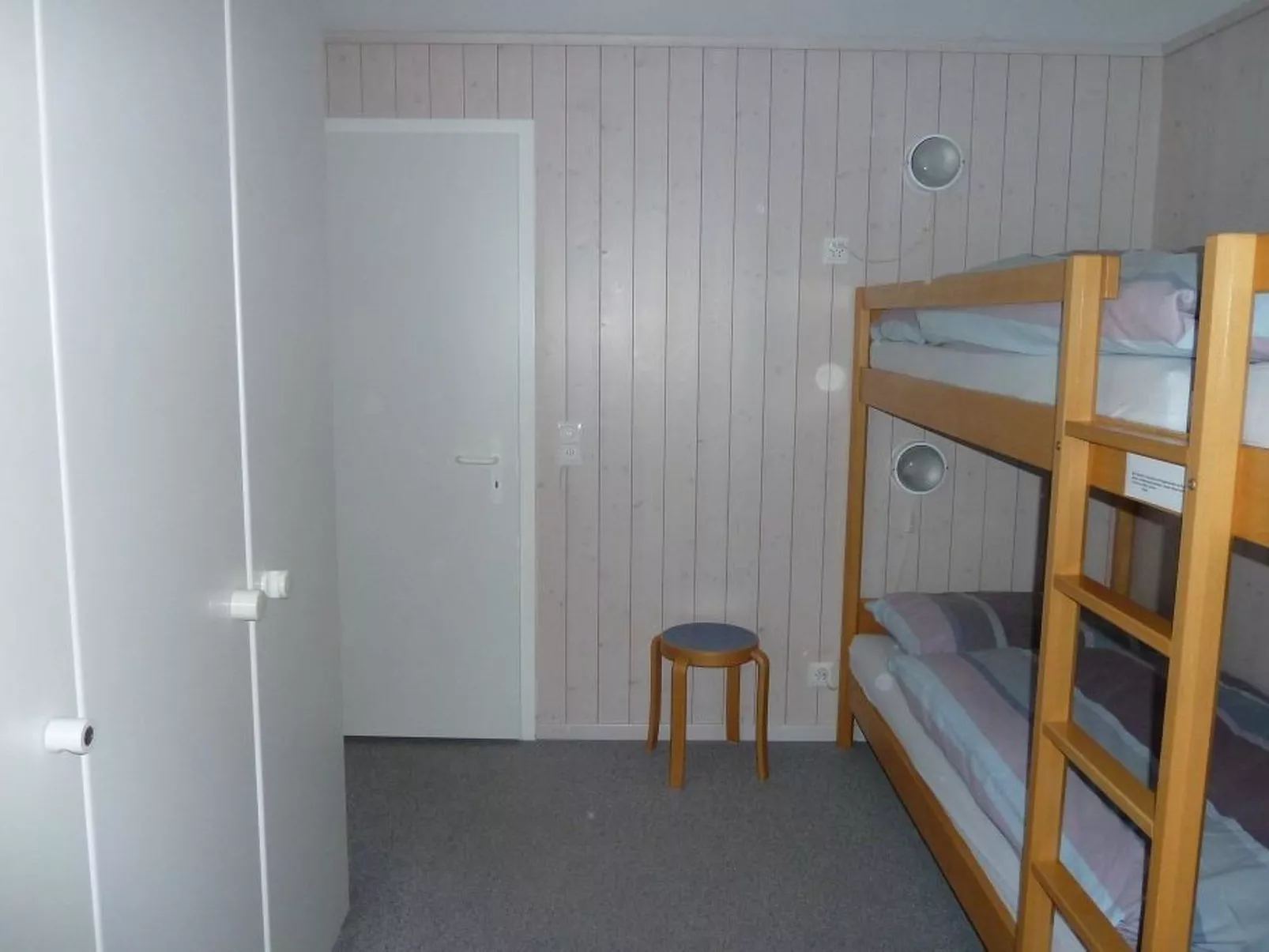 Suzanne Nr. 18-Inside