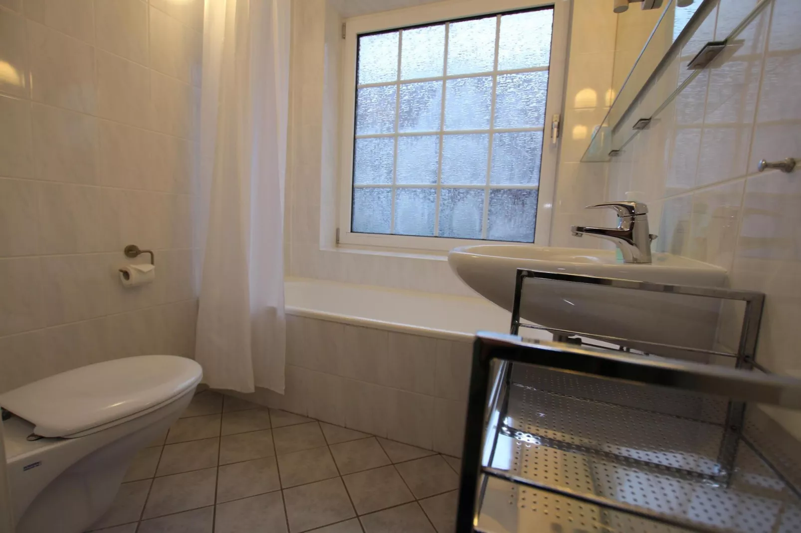 Apartementhaus Ulrike Wohnung 3 - Westerland-Bathroom