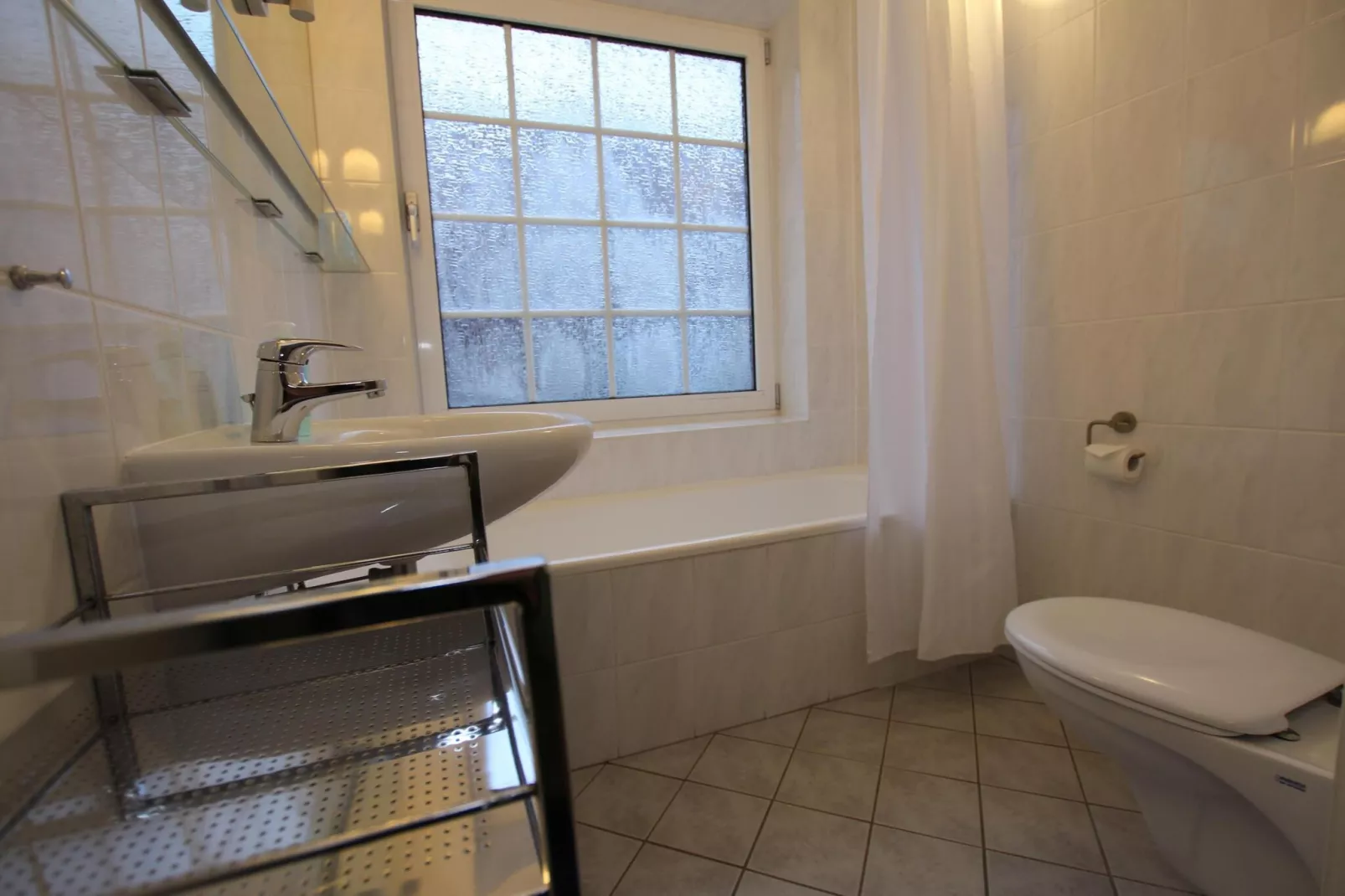 Apartementhaus Ulrike Wohnung 3 - Westerland-Bathroom