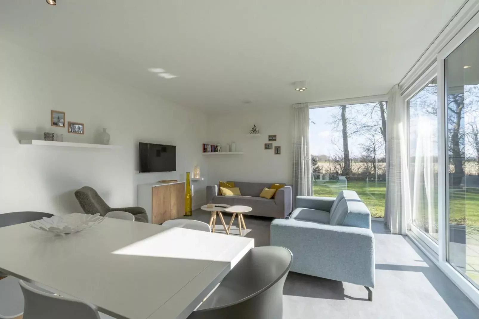 Strandhuis Uitwaayer-Salon