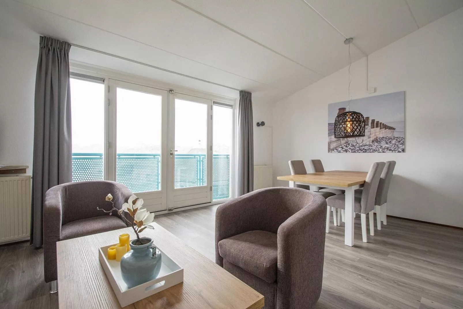 Strandslag 215-Dining room