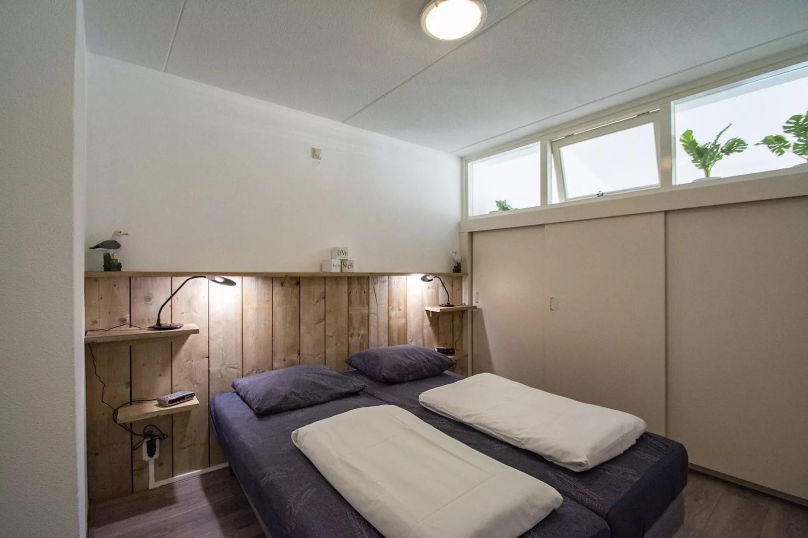 Strandslag 215-Bedroom