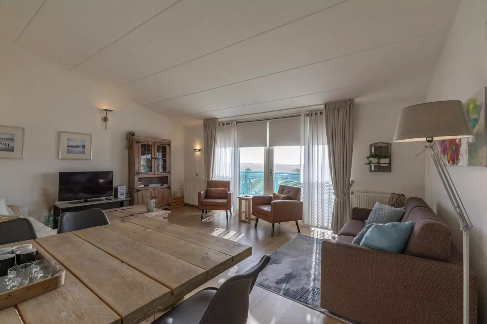 Strandslag 217-Dining room
