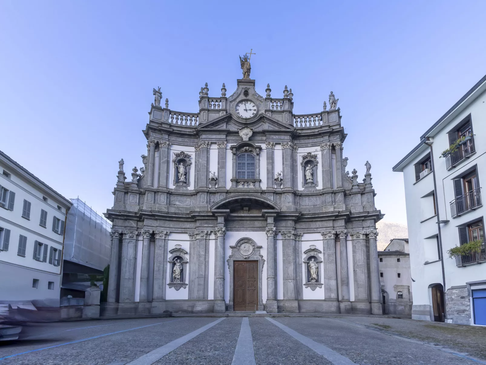 Vicolo Ninguarda-Outside