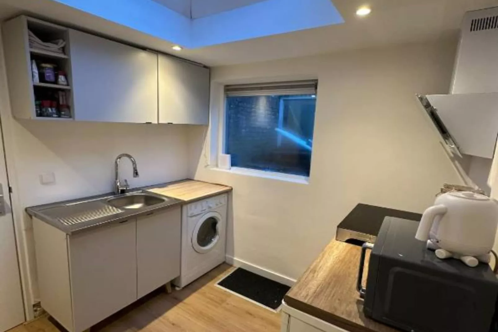 QuDi's Tiny House-Kitchen