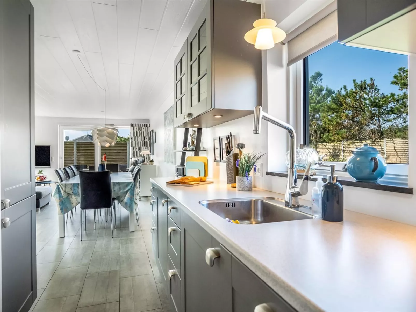 "Isabel" - 600m from the sea-Inside