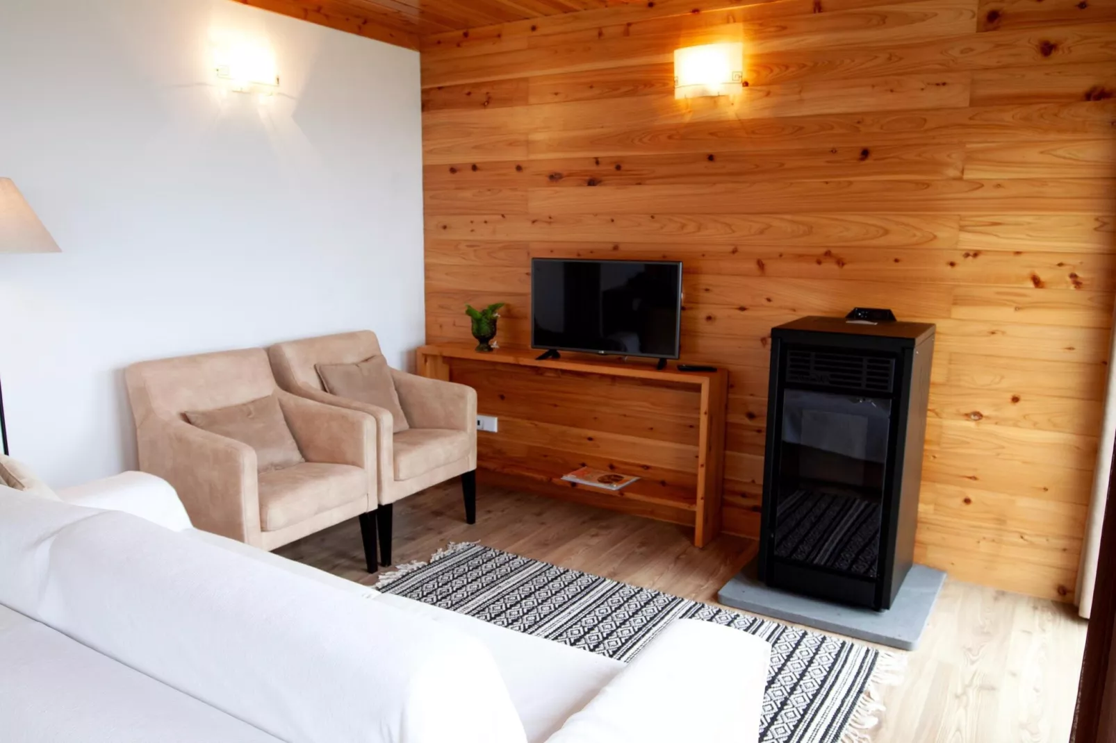 Holiday Apartment in Santo Amaro  // Apt T1-Living room