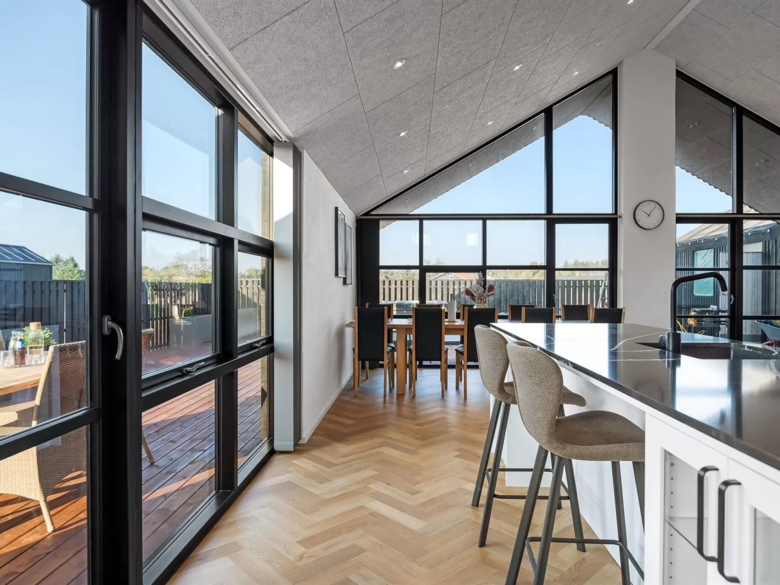 "Nelie" - 1.2km from the sea-Inside