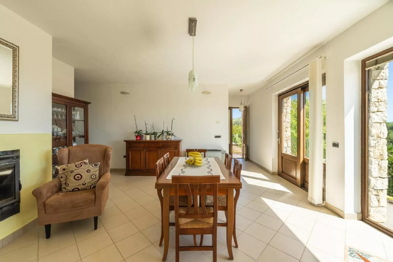 CASA PETRA DE BUSCA-Living room