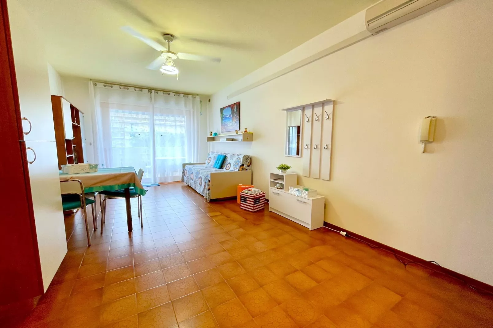 Adriatico 21A-Living room