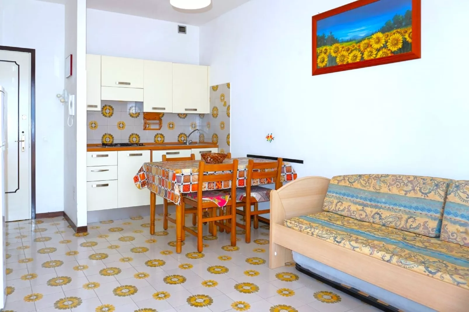 Jolly 12-Kitchen