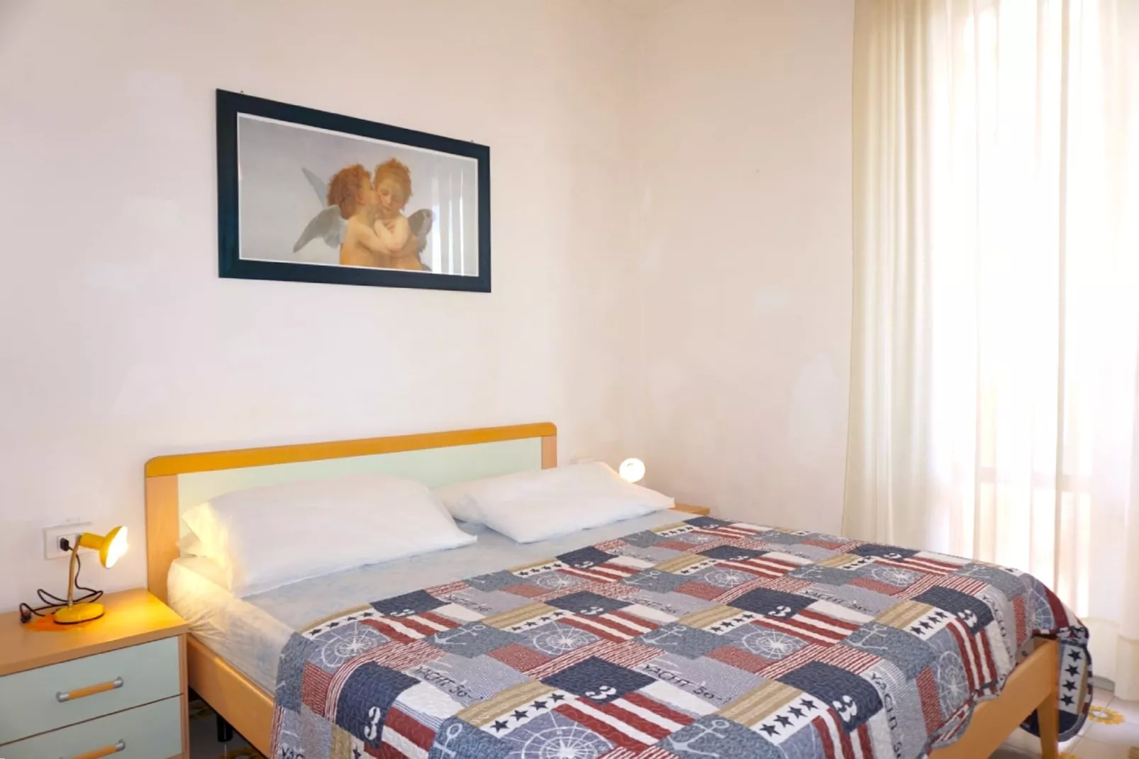 Jolly 12-Bedroom