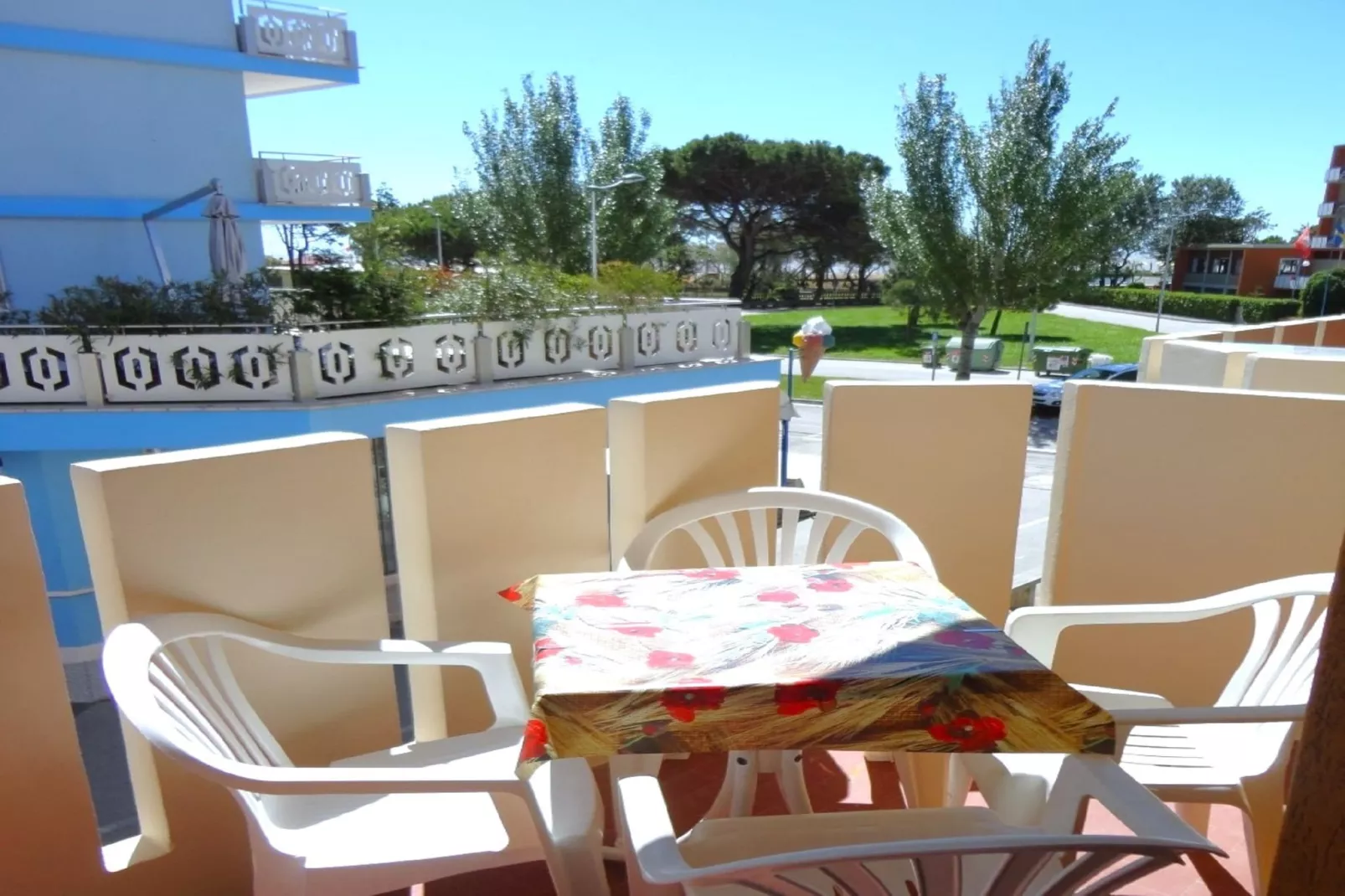 Jolly 12-Terrace balcony