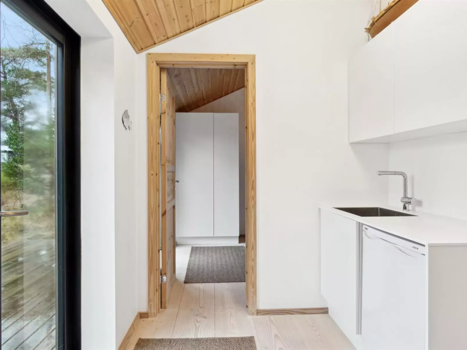 "Dagino" - 200m from the sea-Drinnen