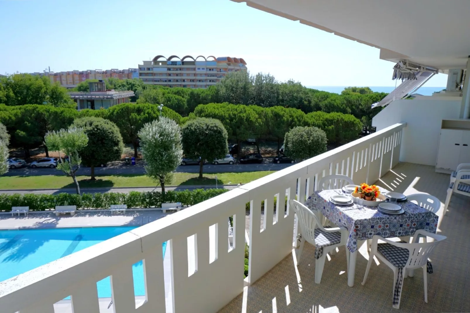 Portesin 36A-Terrace balcony