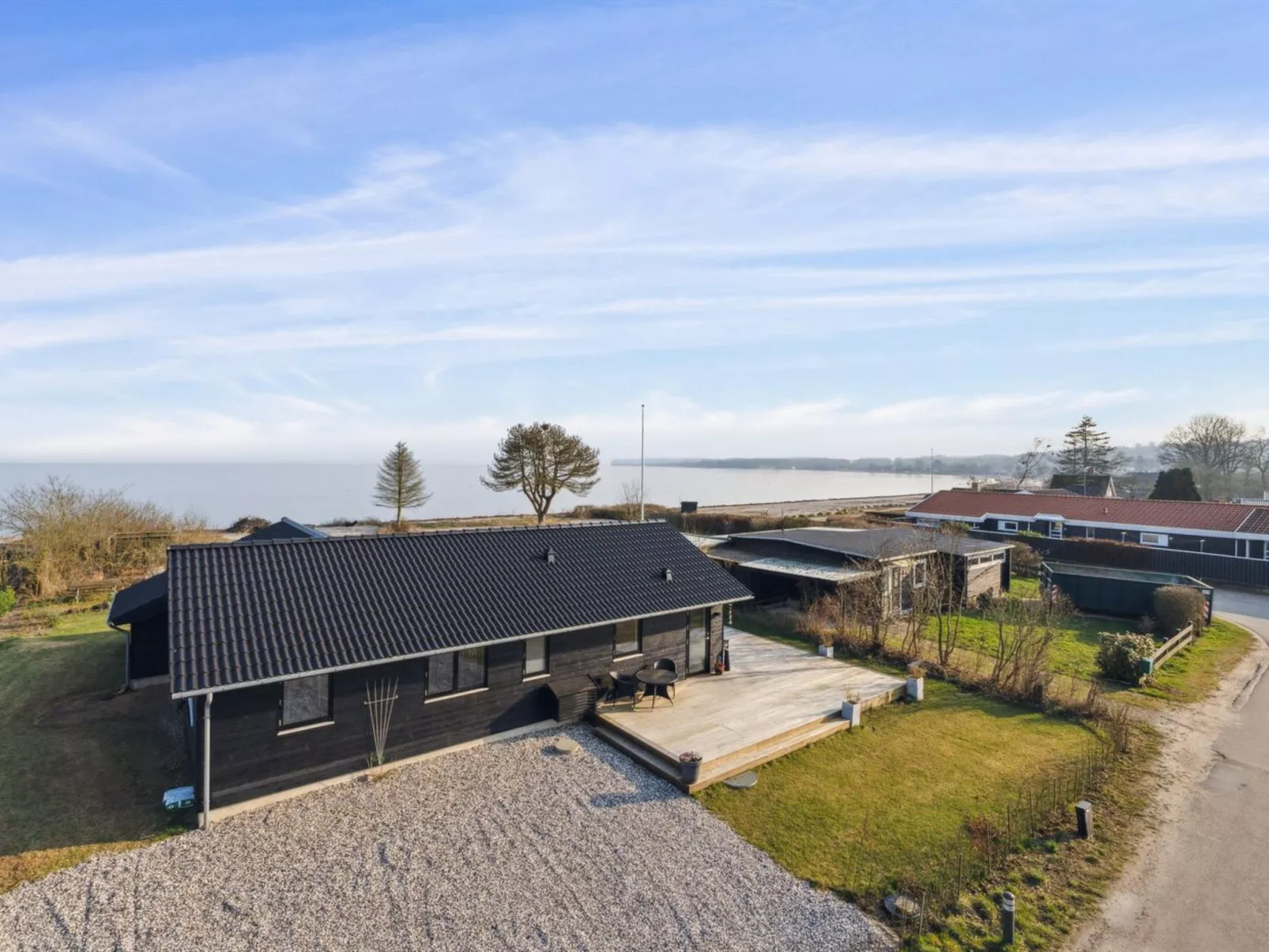 "Viveke" - 10m from the sea