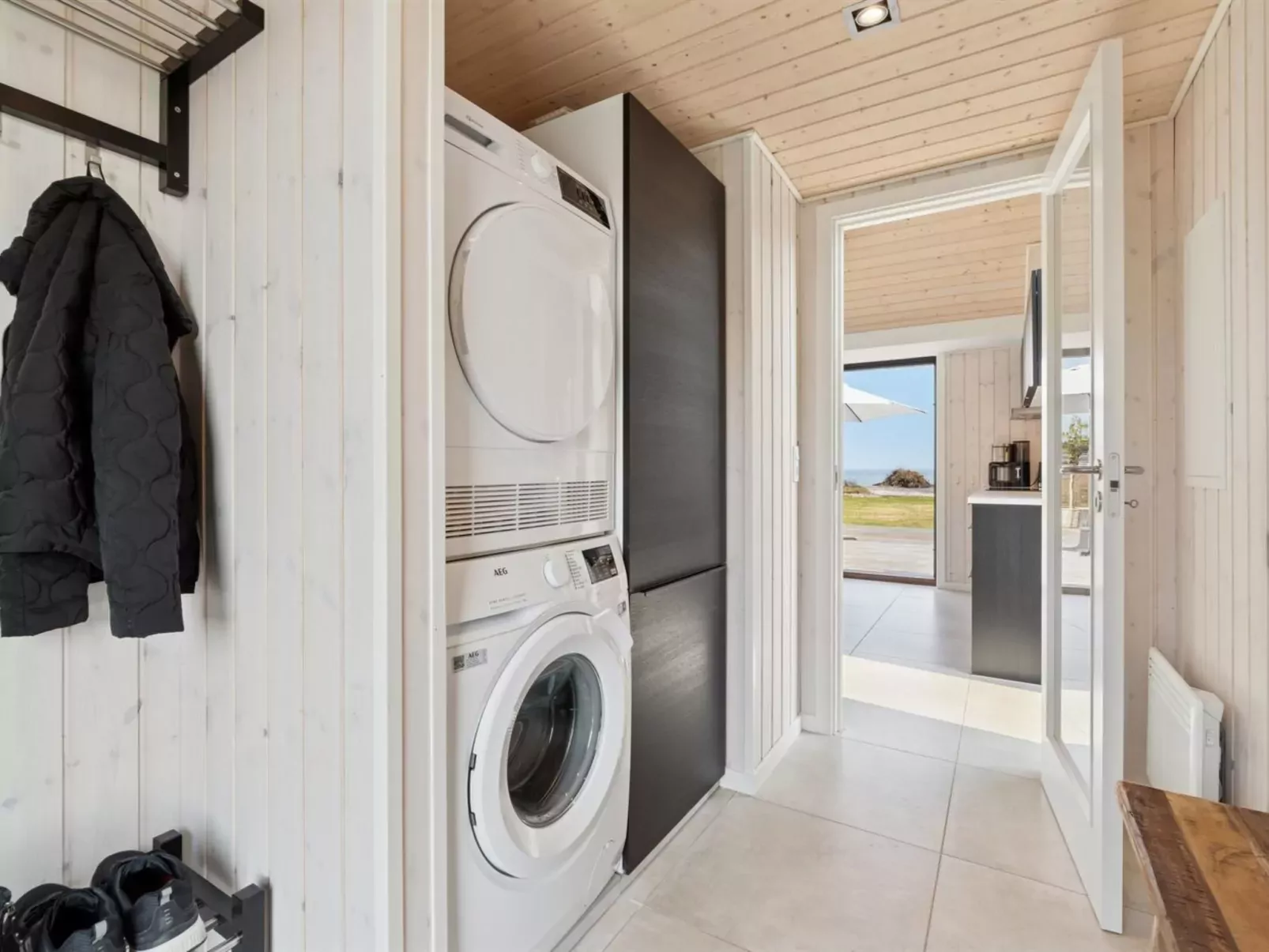 "Viveke" - 10m from the sea-Inside