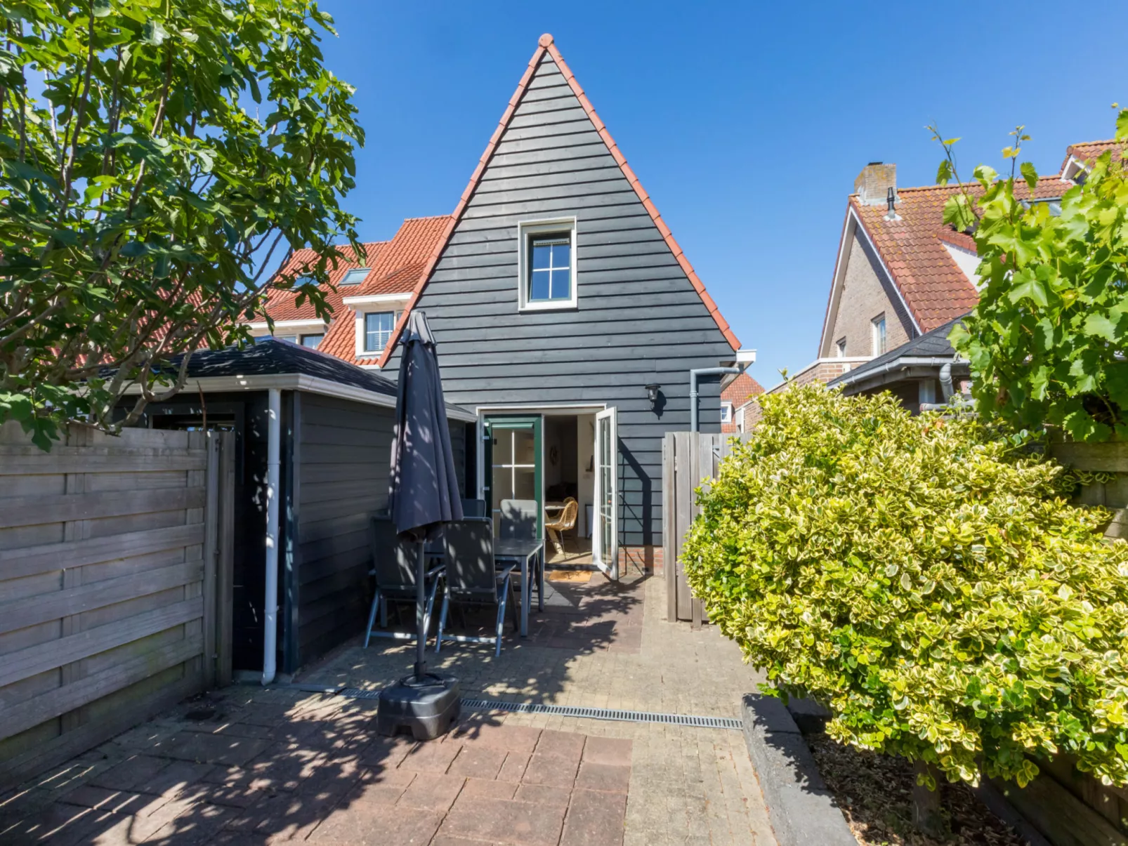 Domburgse Oase-Outside