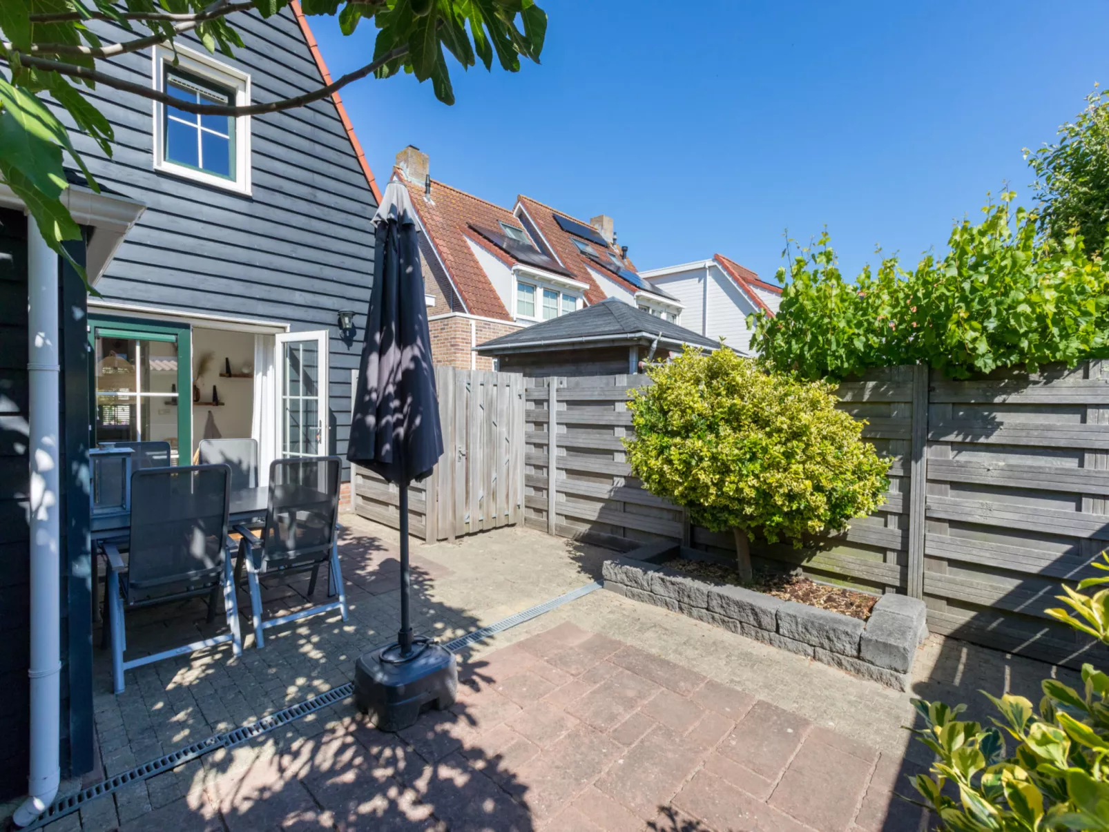 Domburgse Oase-Outside