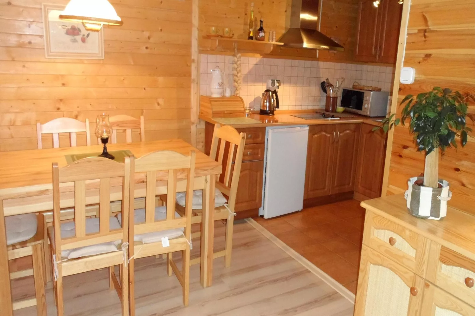 Domki letniskowe dla 5 osób Sarbinowo-Dining room