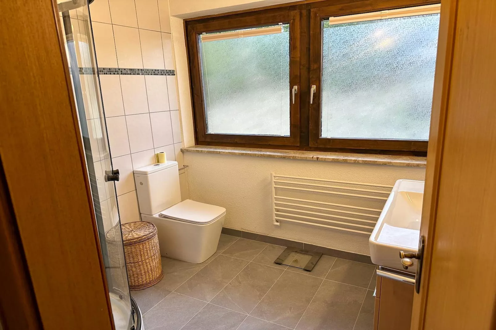 Doppelzimmer 5 - LOU in Saalfelden-Pinzgau-Bathroom