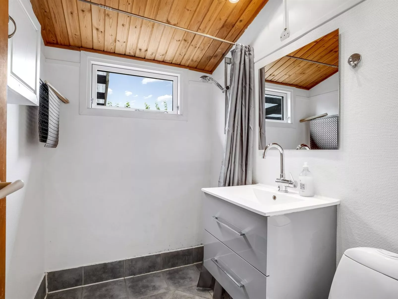 "Hansiane" - 80m from the sea-Inside