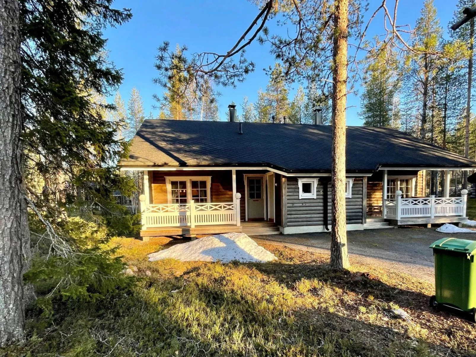Ylläsriekko / itätupa-Outside