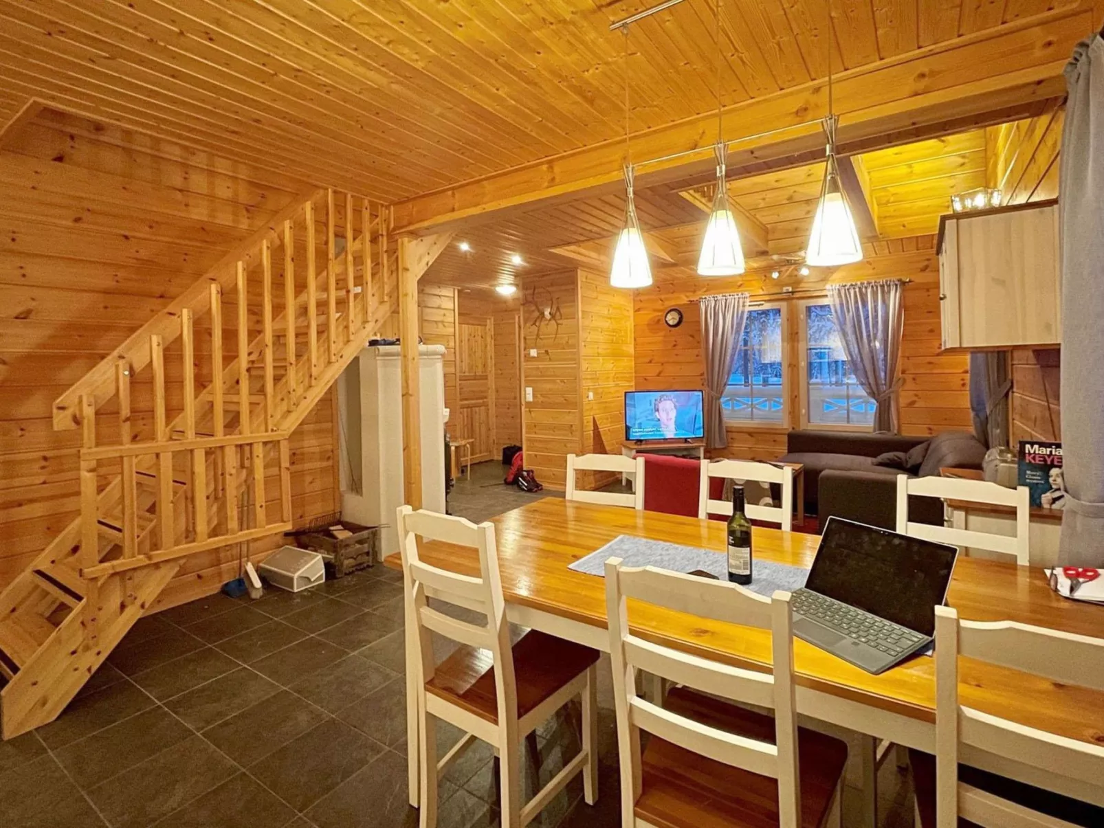 Ylläsriekko / itätupa-Inside