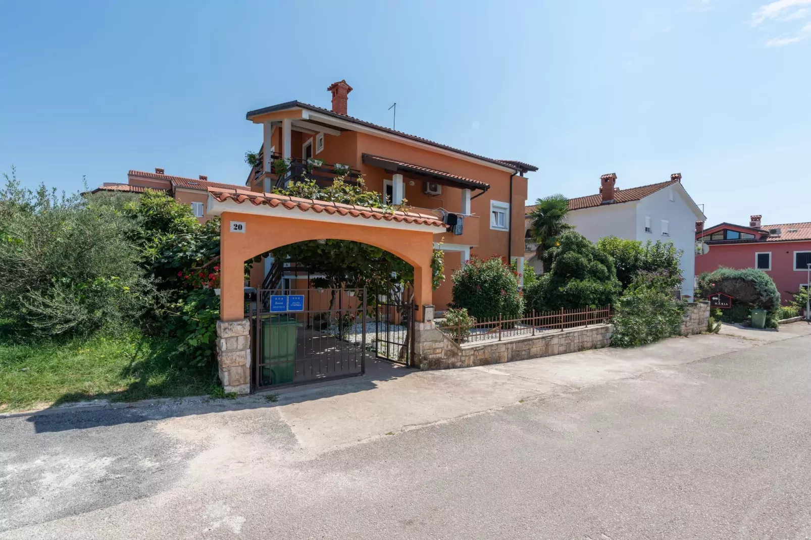 Villa Alis-Exterior summer