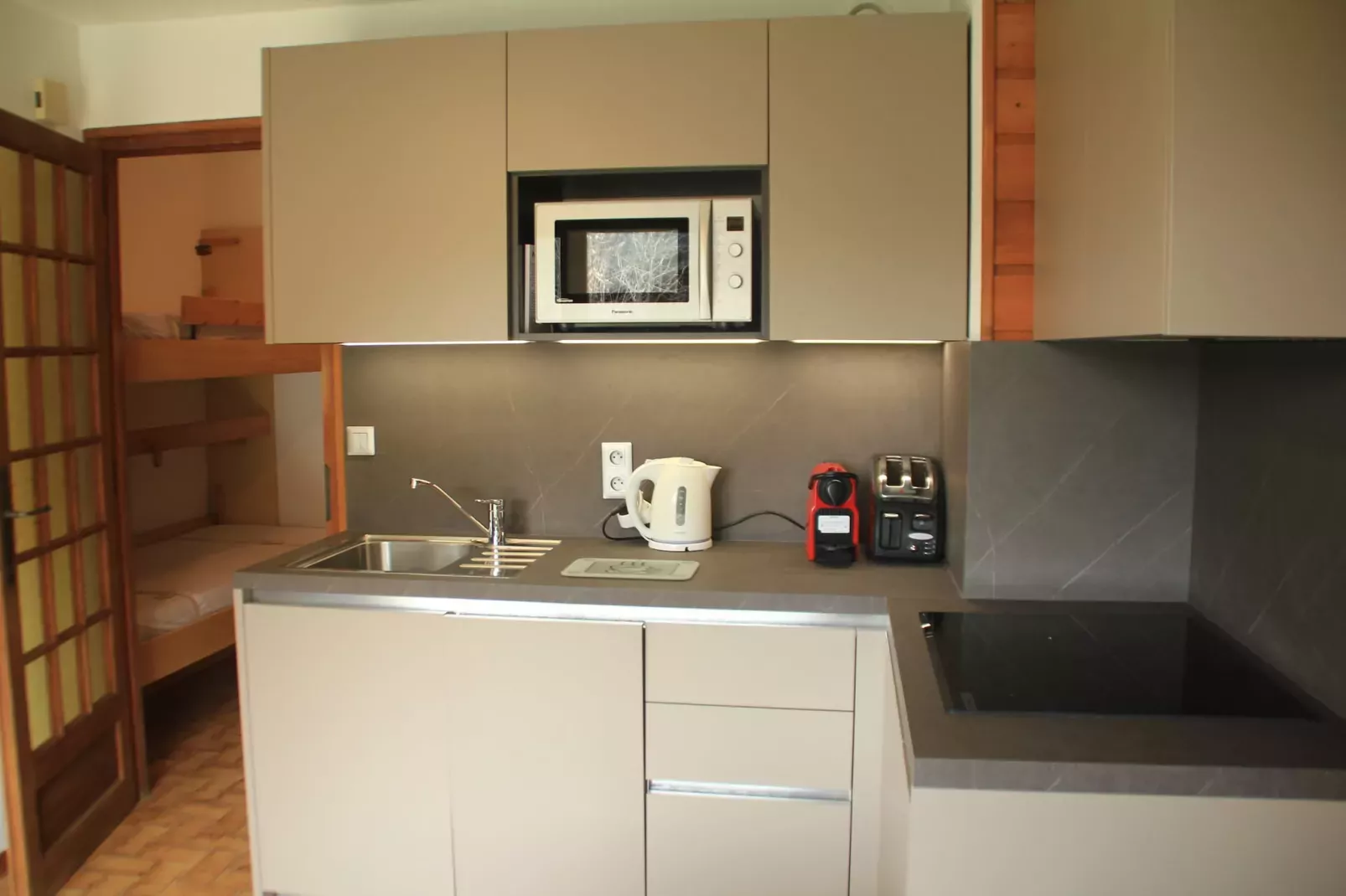 Alpina AL1 MOUNTAIN & QUIET 4 Pers-Kitchen