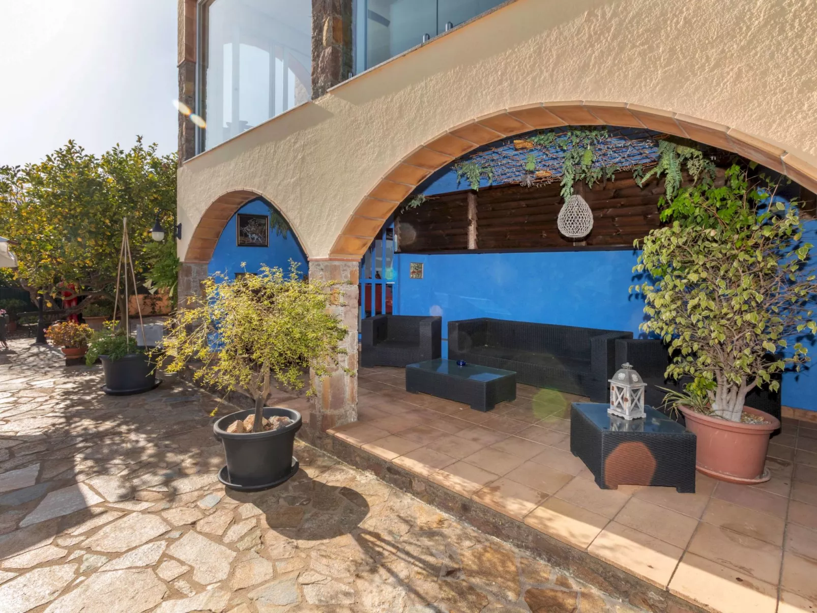 Luz del Mar-Outside