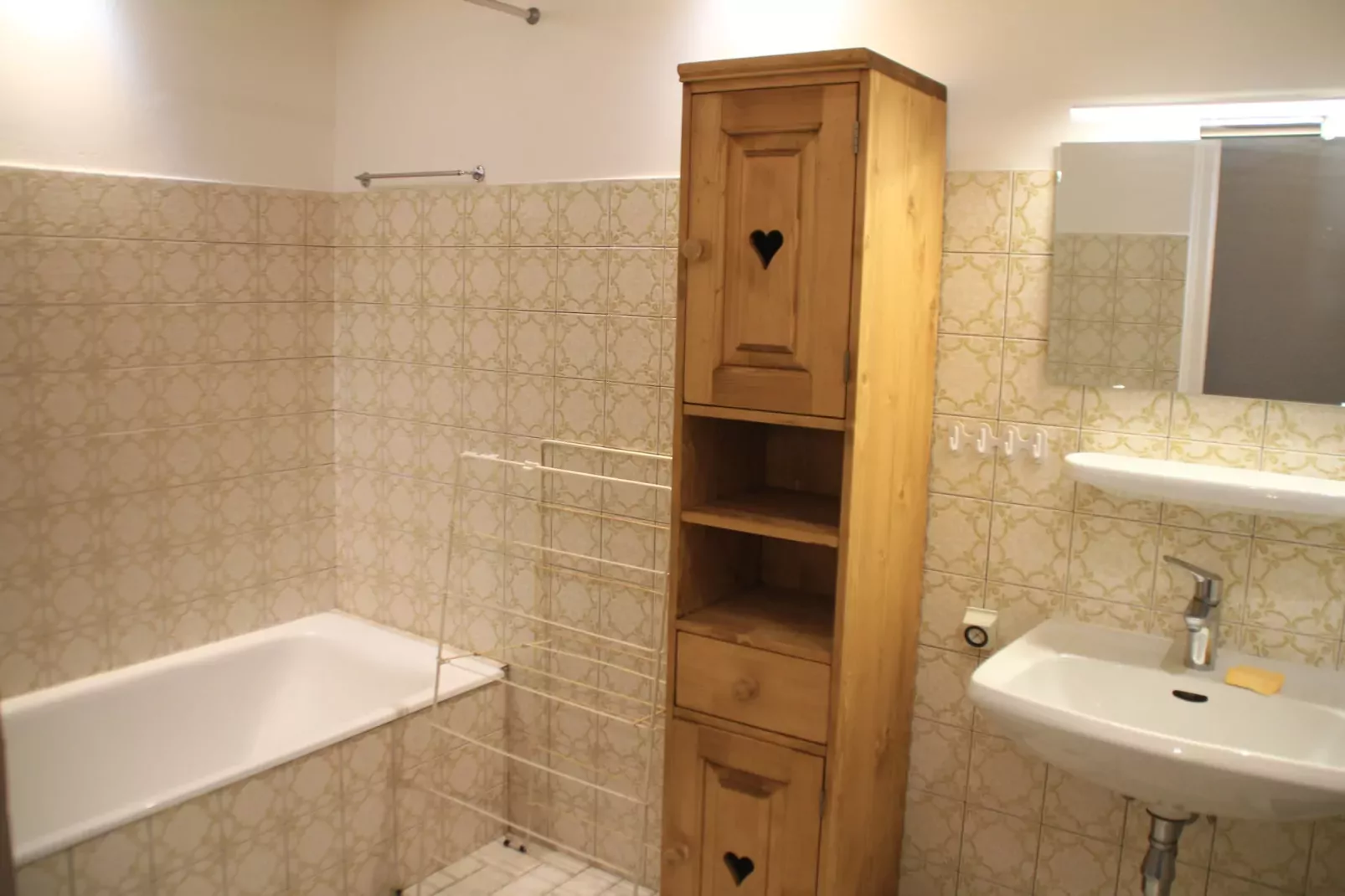 Tavaillons TV31 SWIMMING POOL & CENTER 4 Pers-Bathroom