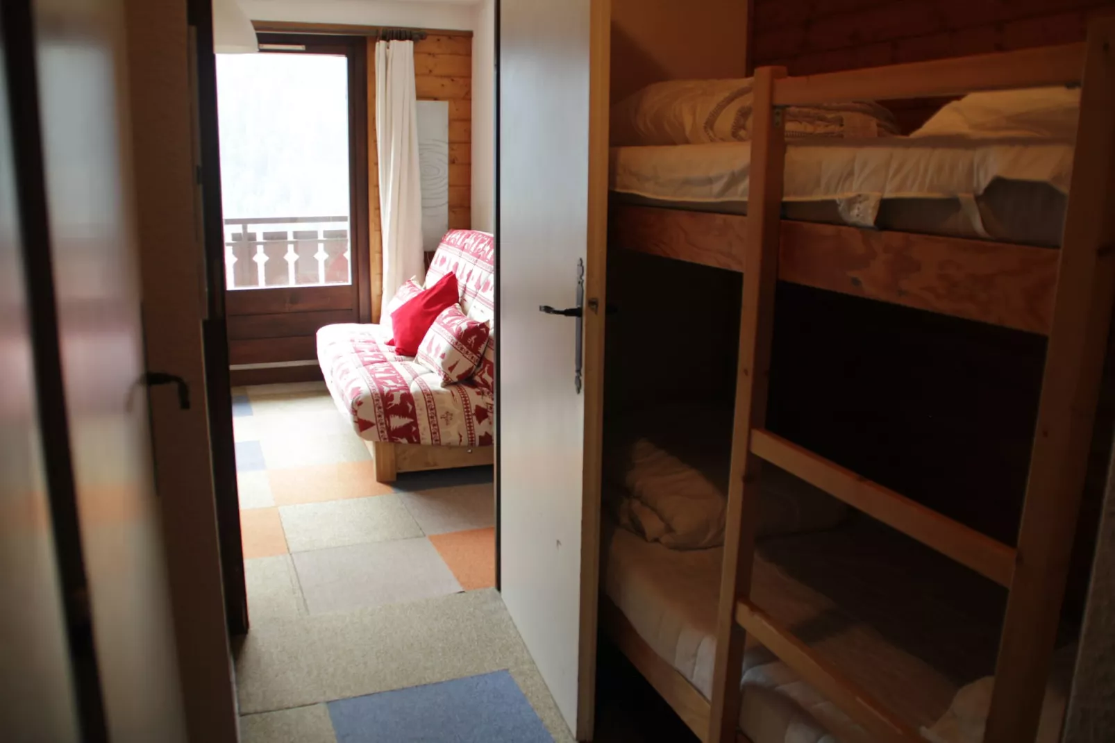 VERONICA VR76 NATURE & MOUNTAIN 3 Pers.-Bedroom