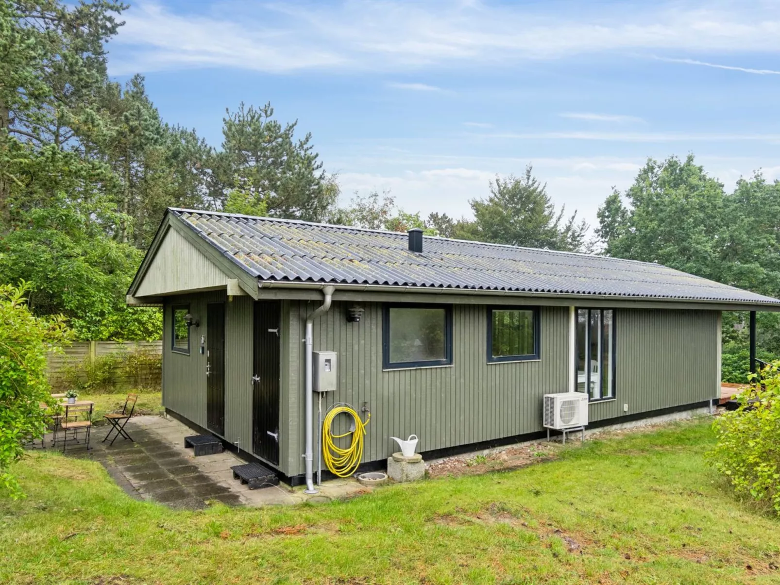 "Lavrans" - 1km from the sea-Draußen