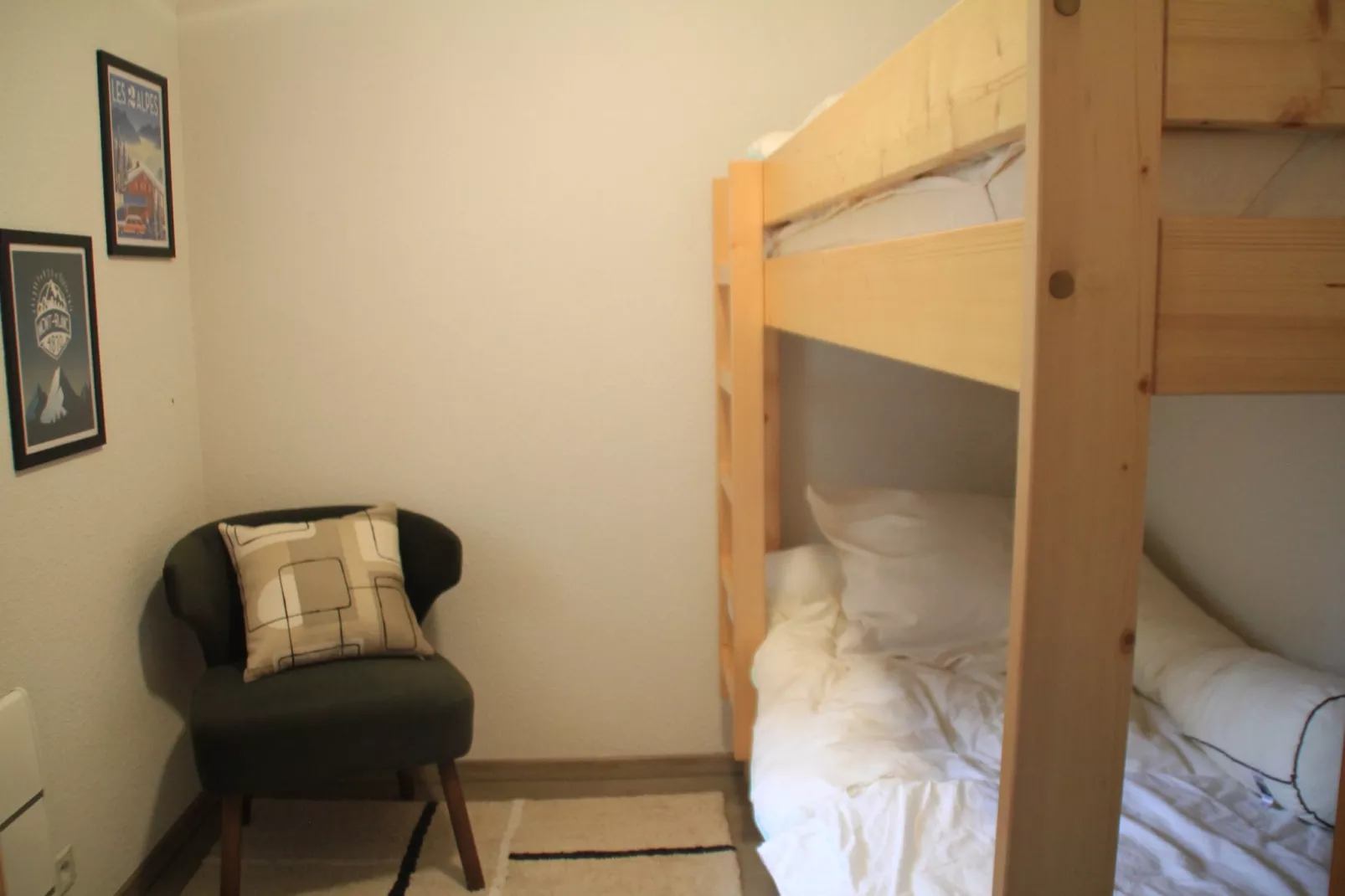 Amarillys AM9 TELECABINE & MOUNTAIN 4 pers-Bedroom