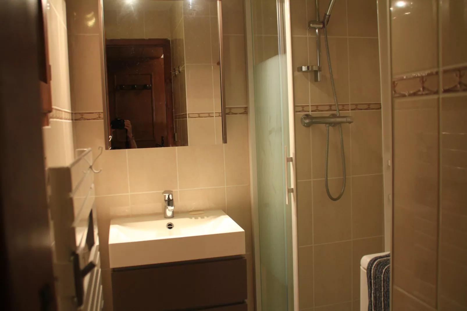 Alpage AGA4 VIEW & MOUNTAIN 4 Pers.-Bathroom