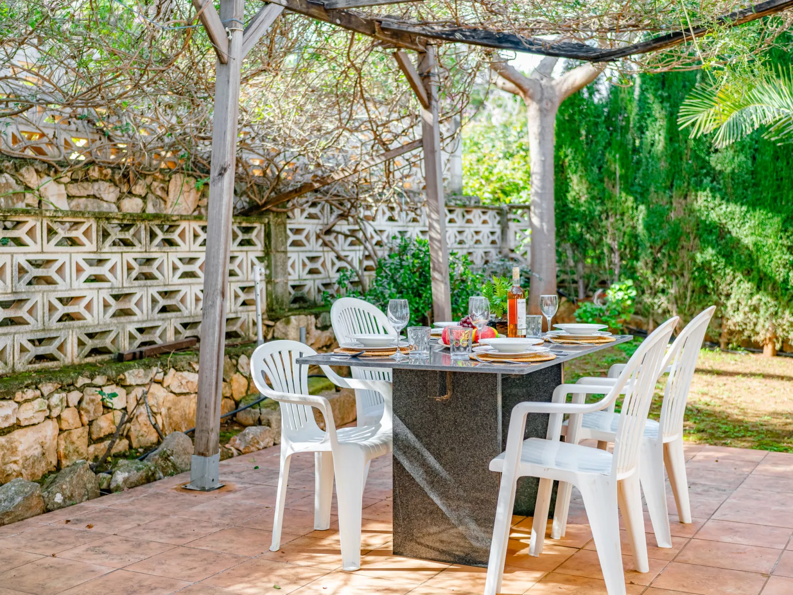 Villa Fili-Outside