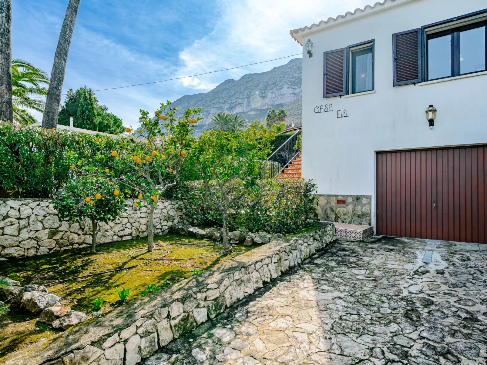 Villa Fili-Outside