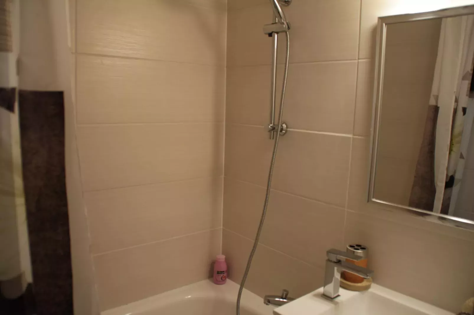 Gentianes  GNA17 COSY & MOUNTAIN  4 Pers.-Salle de bain