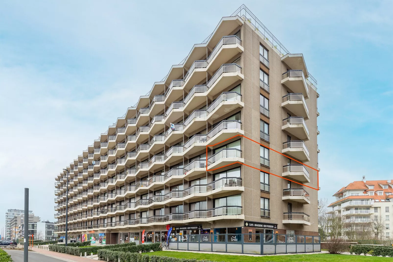 Poseidon 524U-Exterior summer