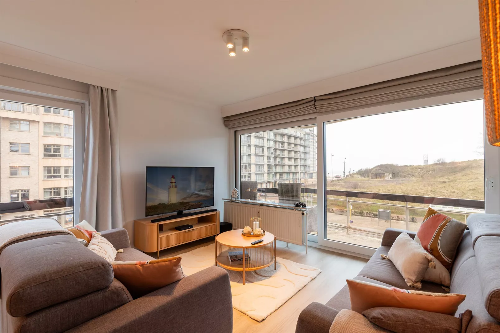 Poseidon 524U-Living room