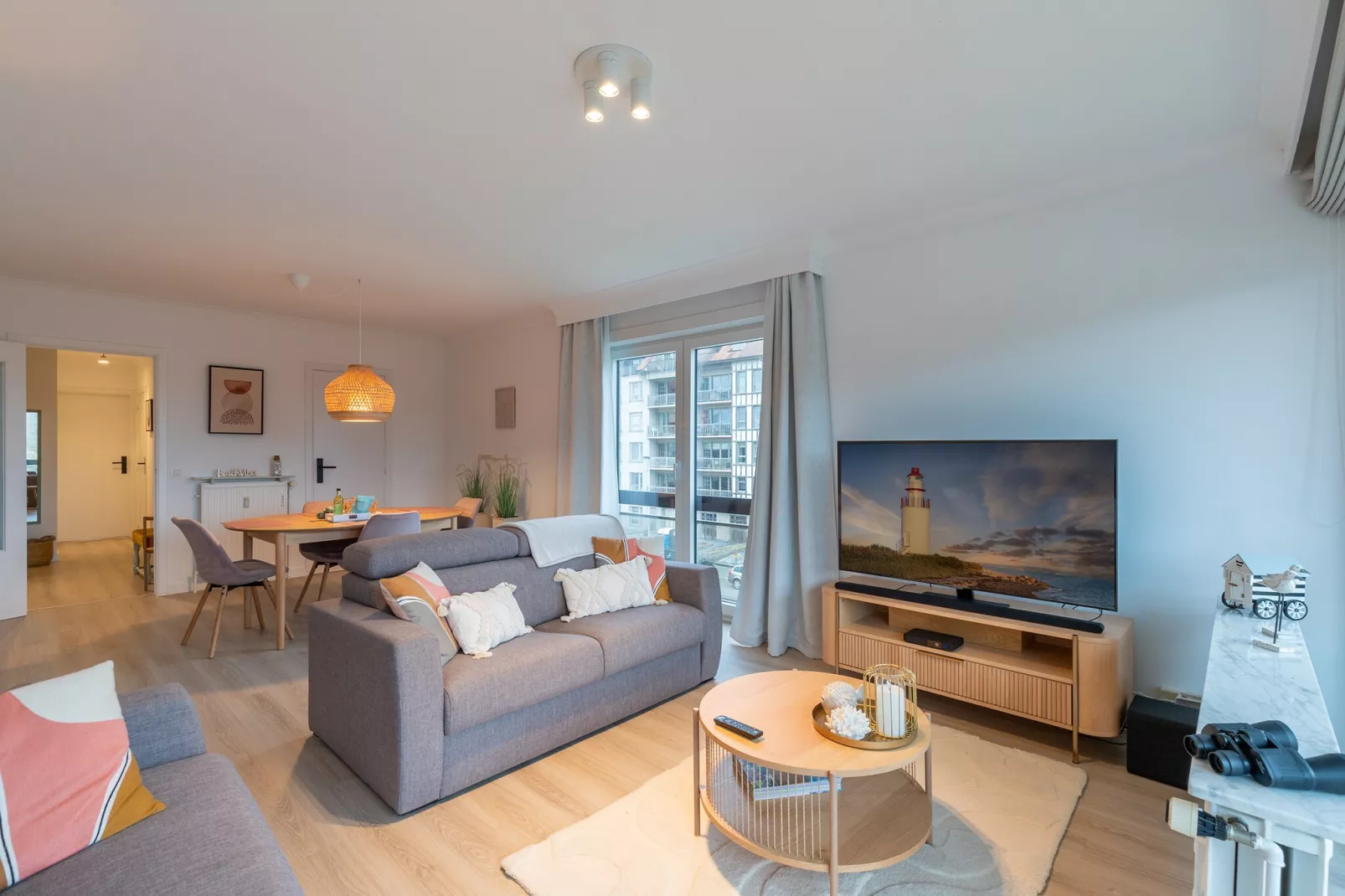 Poseidon 524U-Living room