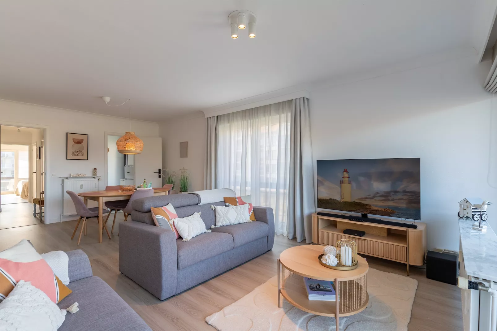 Poseidon 524U-Living room