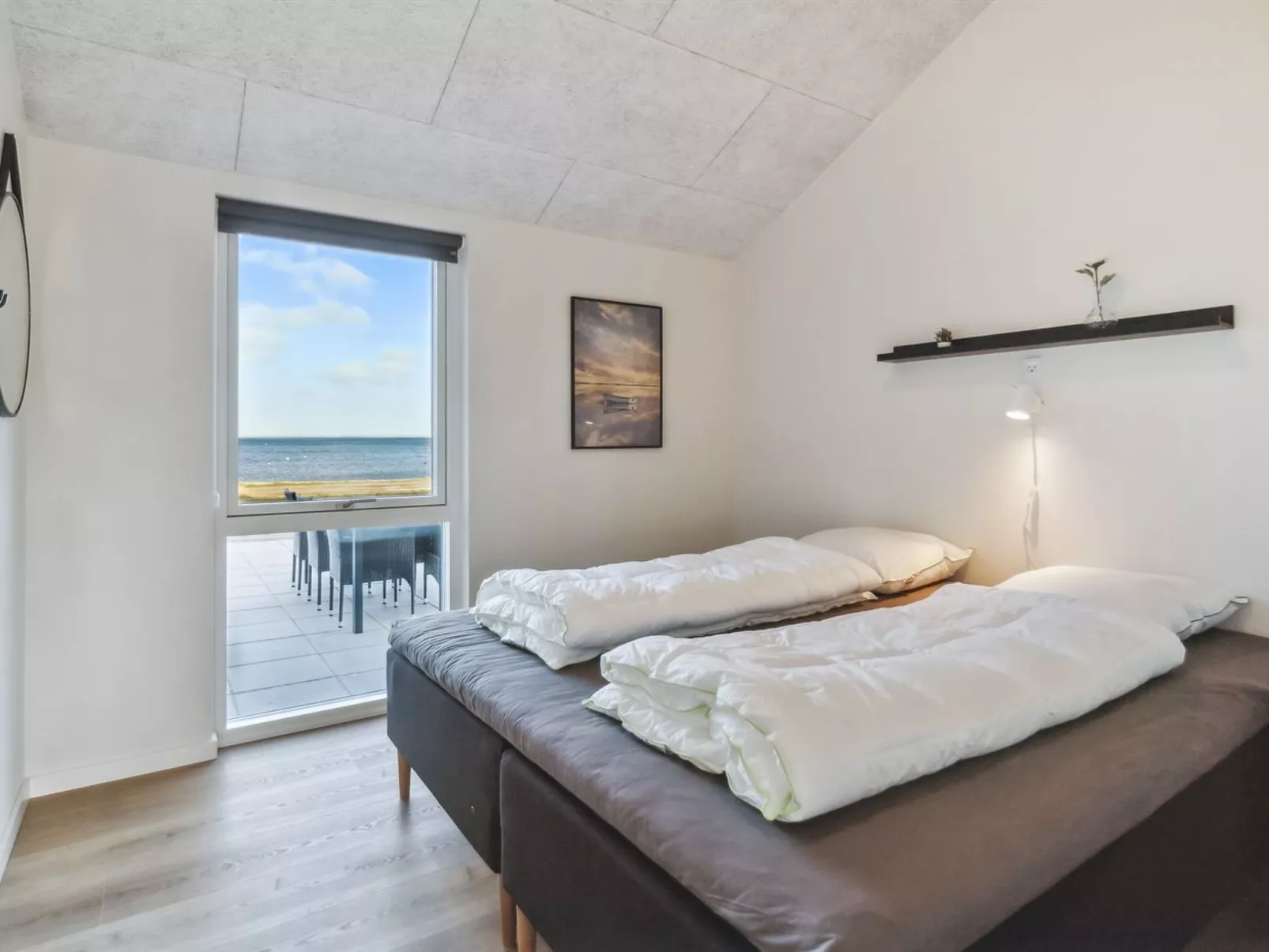 "Eino" - 30m from the sea-Inside